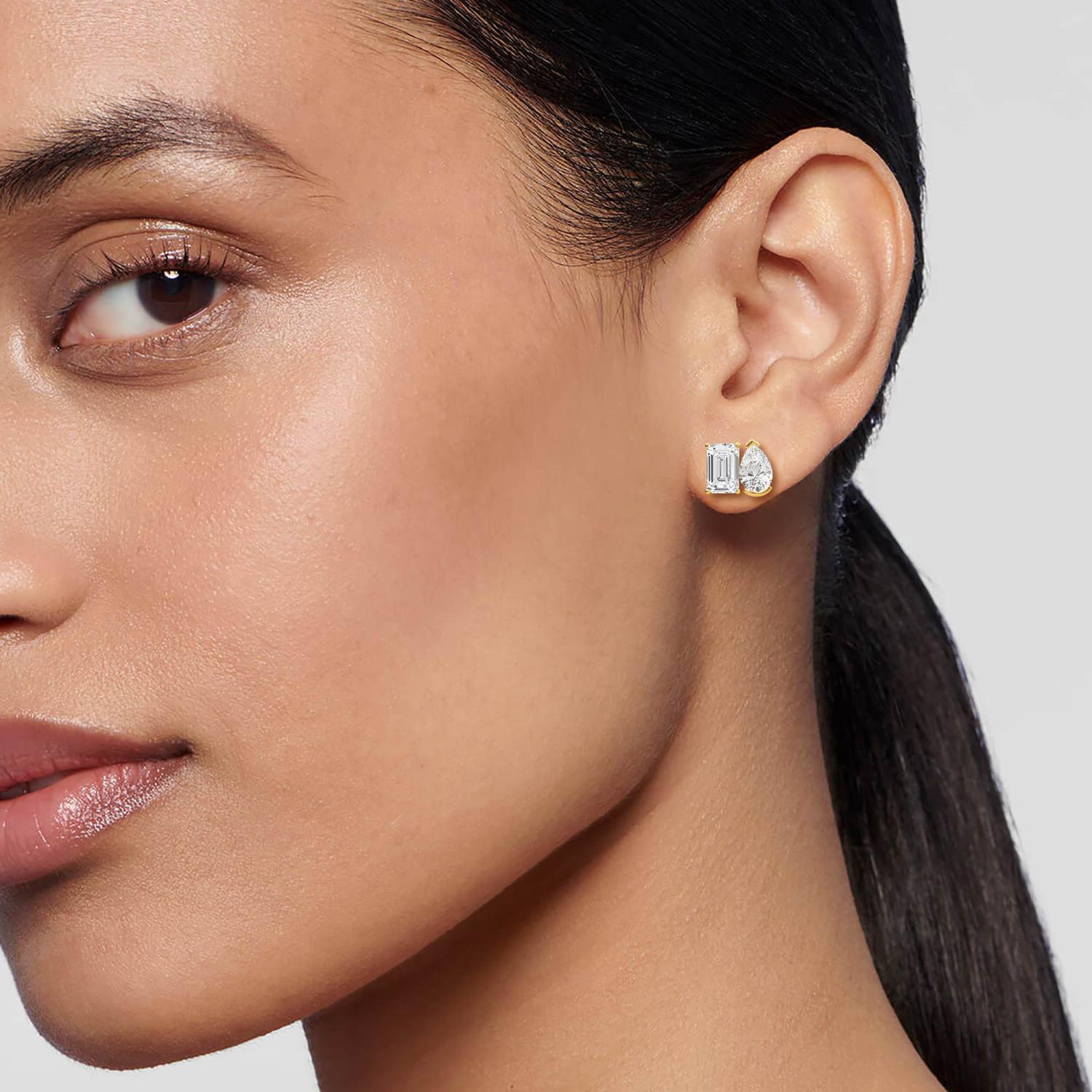 Avery Toi et Moi Lab-Diamond Earrings (Emerald and Pear)